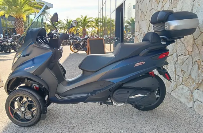 PIAGGIO 500 HPE Sport Advanced ABS top case