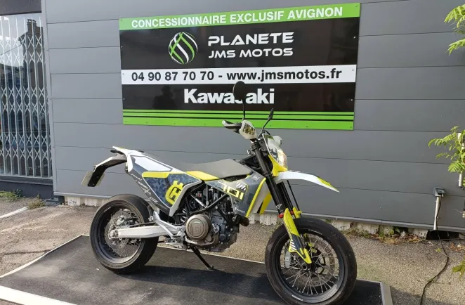 HUSQVARNA Supermoto POT AKRAPOVIC A SASIR (701 SM)