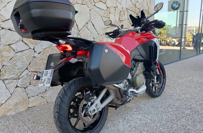 DUCATI V4 S Travel & Radar