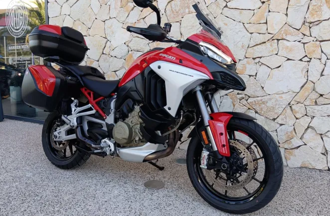DUCATI V4 S Travel & Radar