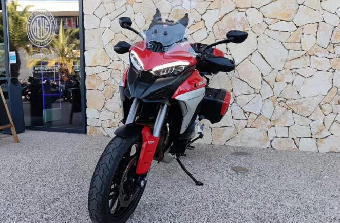 DUCATI V4 S Travel & Radar