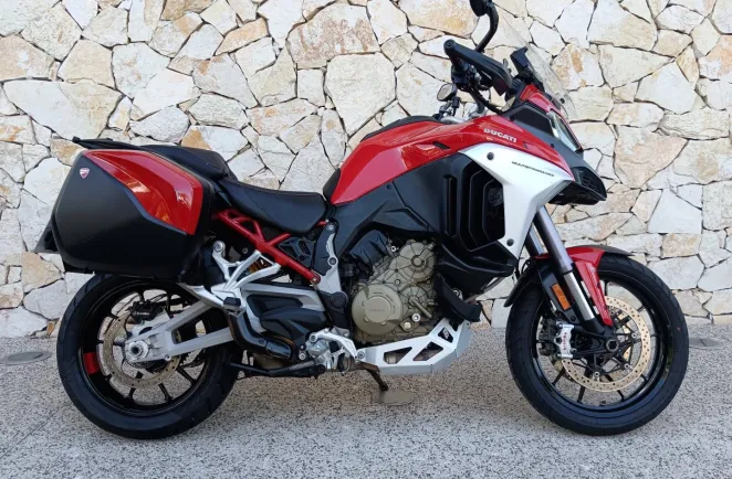 DUCATI V4 S 1160 Travel & Radar + OPTIONS. V4S