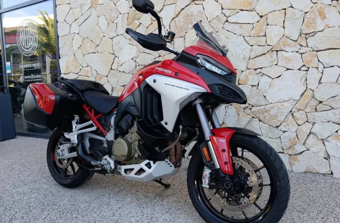 DUCATI V4 S 1160 Travel & Radar + OPTIONS. V4S