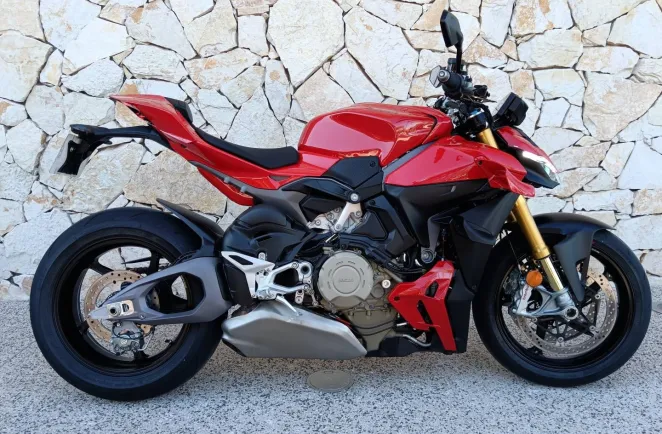 DUCATI 1103 V4 S