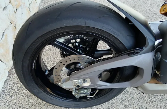 DUCATI 1103 V4 S