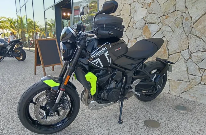 TRIUMPH 660  A2 + OPTIONS