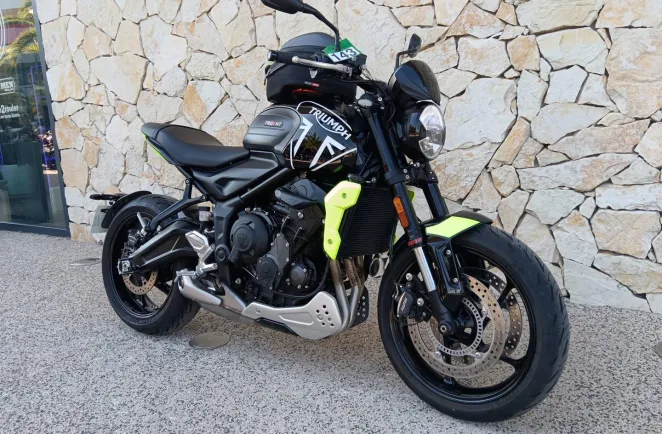 TRIUMPH 660  A2 + OPTIONS