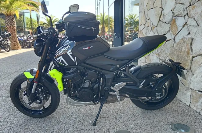 TRIUMPH 660  A2 + OPTIONS