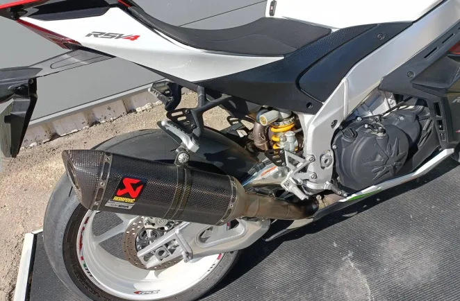 APRILIA 1100 POT AKRAPOVIC