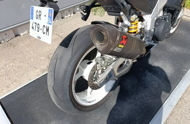 APRILIA 1100 POT AKRAPOVIC