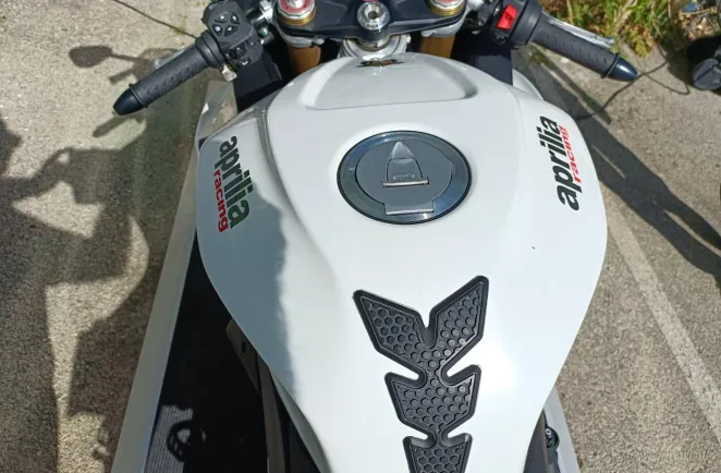 APRILIA 1100 POT AKRAPOVIC