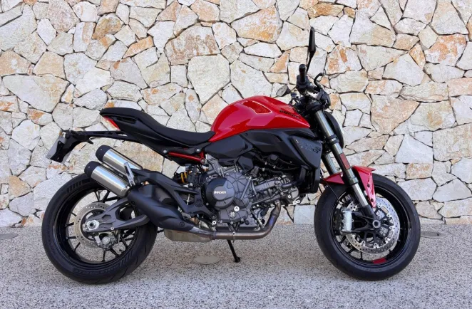 DUCATI Monster 890