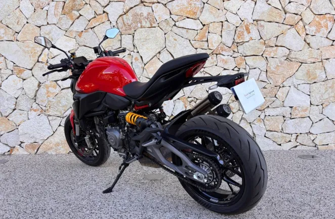 DUCATI Monster 890