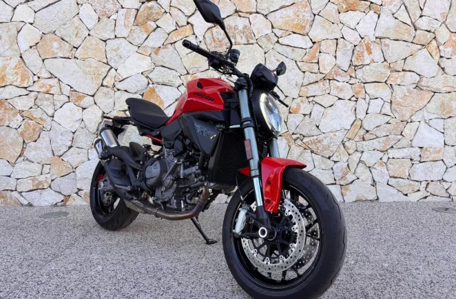 DUCATI Monster 890