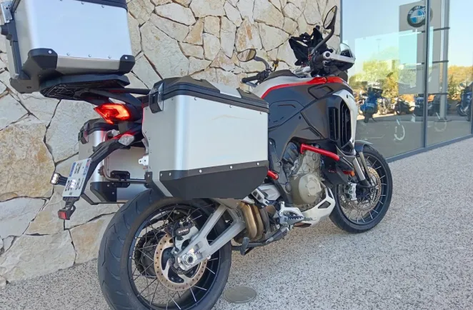DUCATI V4 Rally 1160 Adventure Travel & Radar