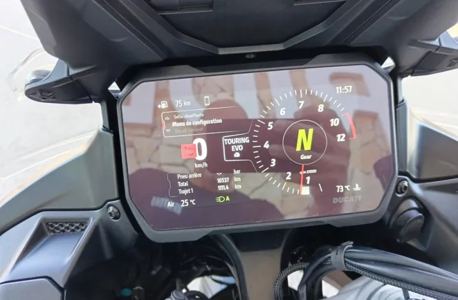DUCATI V4 Rally 1160 Adventure Travel & Radar
