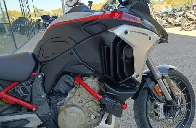 DUCATI V4 Rally 1160 Adventure Travel & Radar