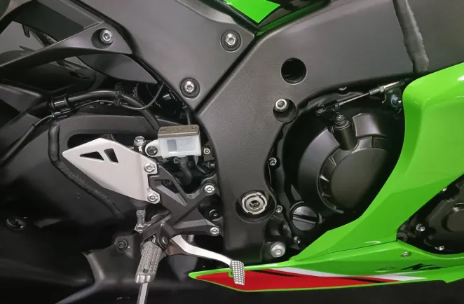 KAWASAKI -10R ( ZX10R ZX10 R )+ GARANTIE 15/12/2027