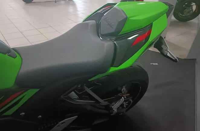 KAWASAKI -10R ( ZX10R ZX10 R )+ GARANTIE 15/12/2027