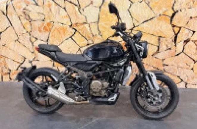 VOGE 300 AC