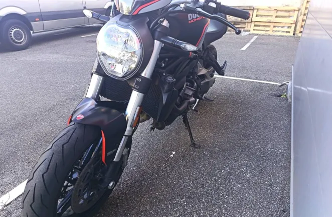 DUCATI 821 Stealth ABS REV30000 OK GTIE 1 AN