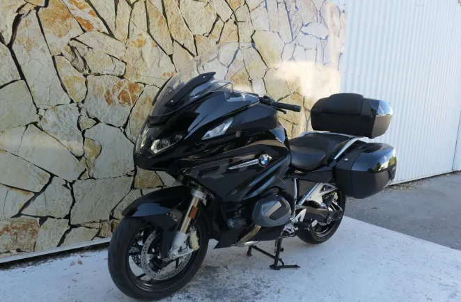 BMW 1250 RT Style Triple Black Finition Pro + Radio + Top Case ( R1250RT )