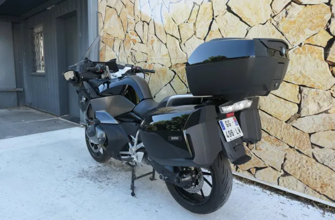 BMW 1250 RT Style Triple Black Finition Pro + Radio + Top Case ( R1250RT )