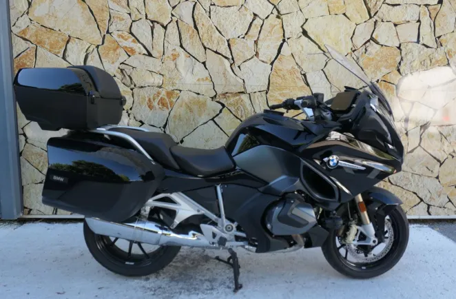 BMW 1250 RT Style Triple Black Finition Pro + Radio + Top Case ( R1250RT )