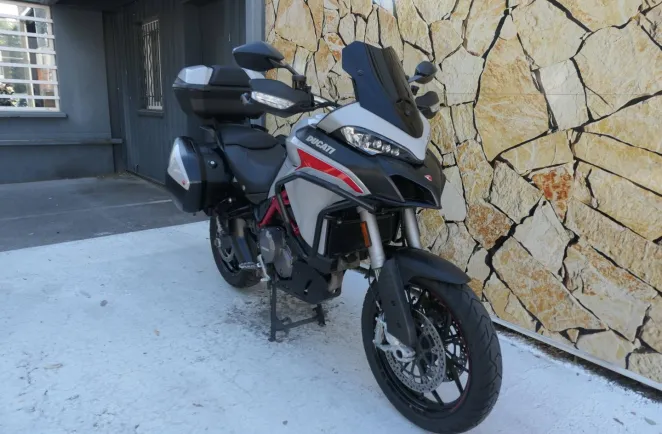 DUCATI V2S + Options ( V2 S )