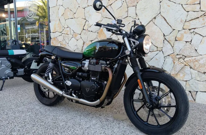 TRIUMPH 900 Green Stealth Edition