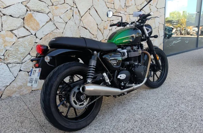 TRIUMPH 900 Green Stealth Edition