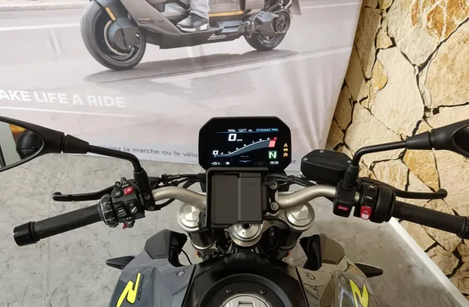 BMW F 900 R