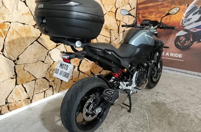 BMW F 900 R