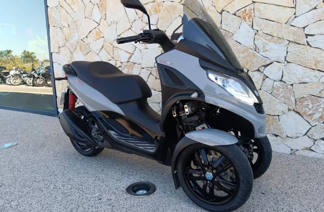 PIAGGIO 300 HPE