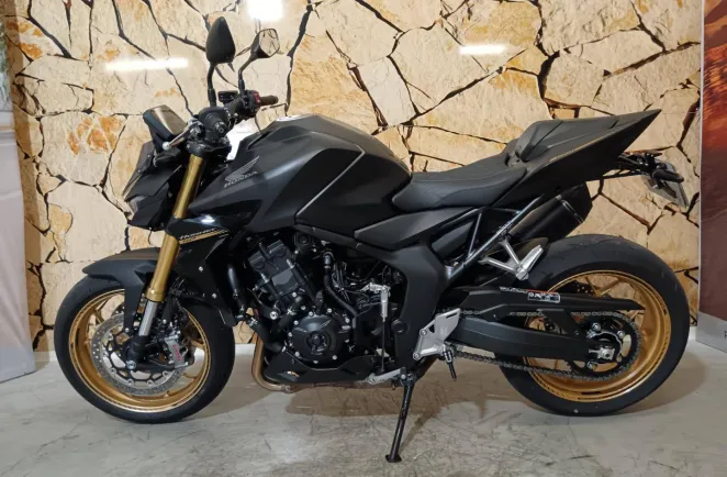 HONDA 1000 HORNET SP .