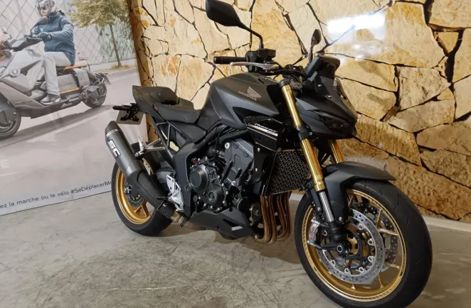 HONDA 1000 HORNET SP .