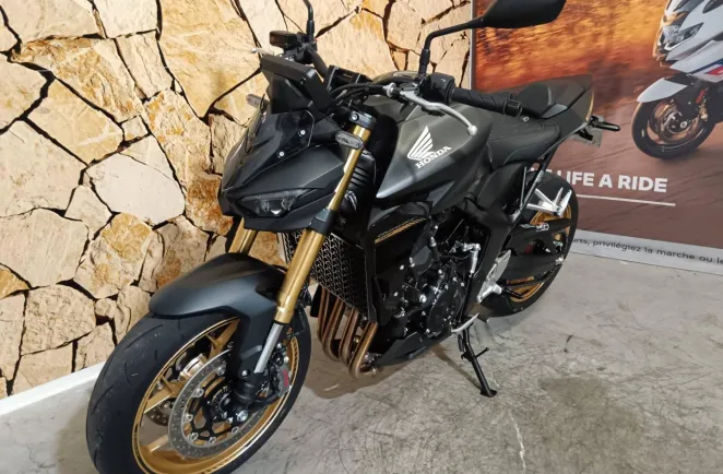HONDA 1000 HORNET SP .