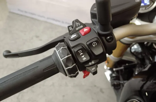 BMW 12 NINET KR1 - 0N01