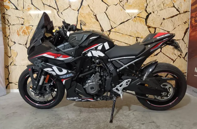 SUZUKI GSX-8R 800