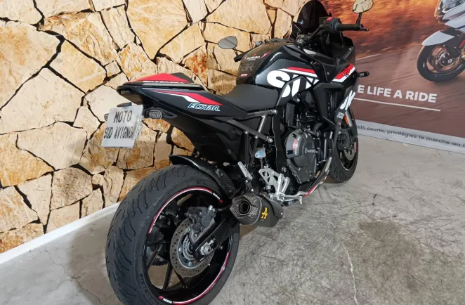 SUZUKI GSX-8R 800