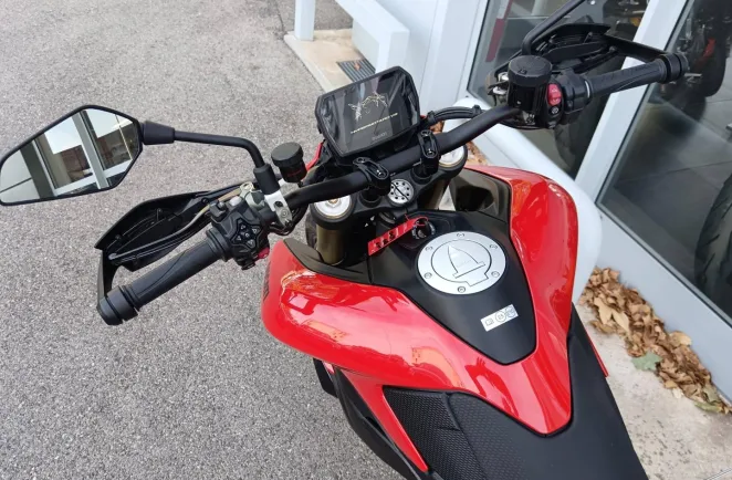 DUCATI V2