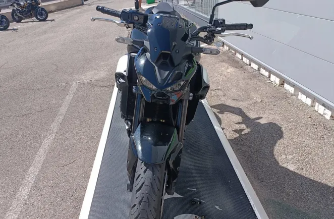 KAWASAKI 900 125 CH 2025 1ER MAIN A SAISIR (Z900)