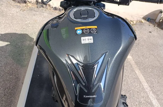 KAWASAKI 900 125 CH 2025 1ER MAIN A SAISIR (Z900)