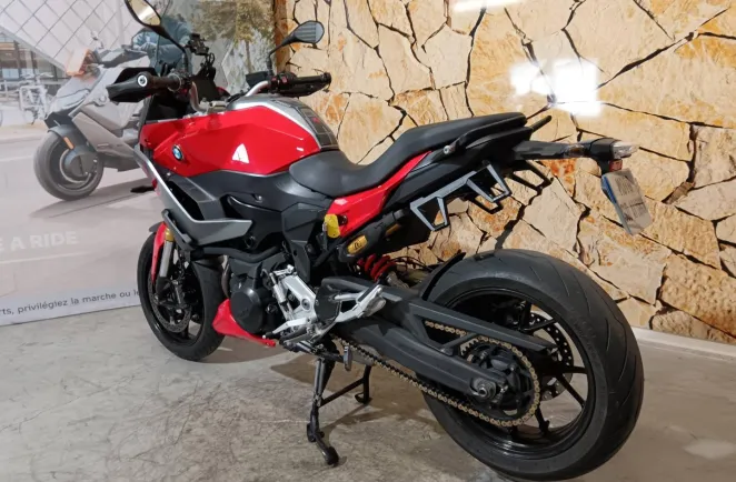 BMW 900 XR .