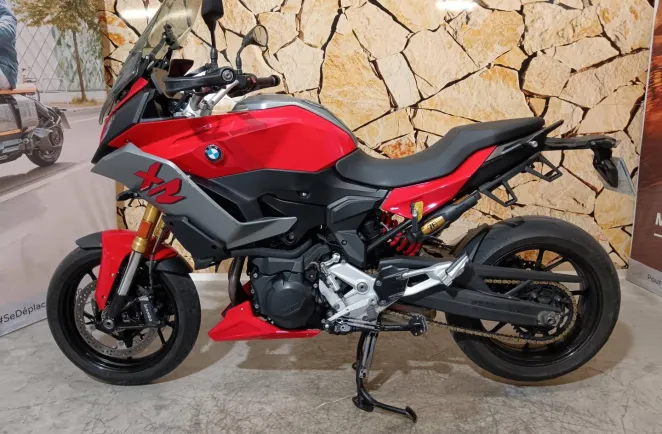 BMW 900 XR .