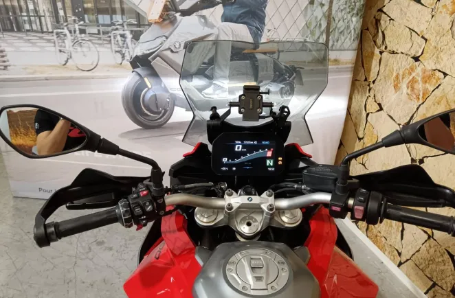 BMW 900 XR .