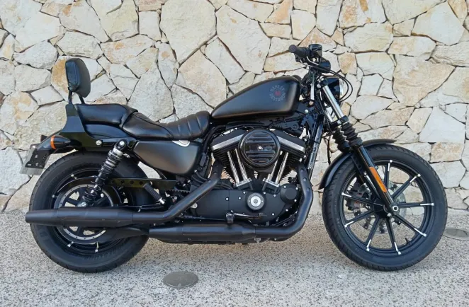 HARLEY-DAVIDSON XL 883 Iron Couleur 2020
