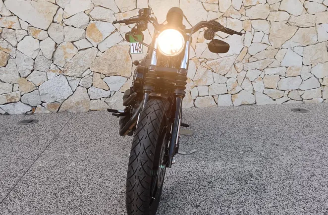 HARLEY-DAVIDSON XL 883 Iron Couleur 2020