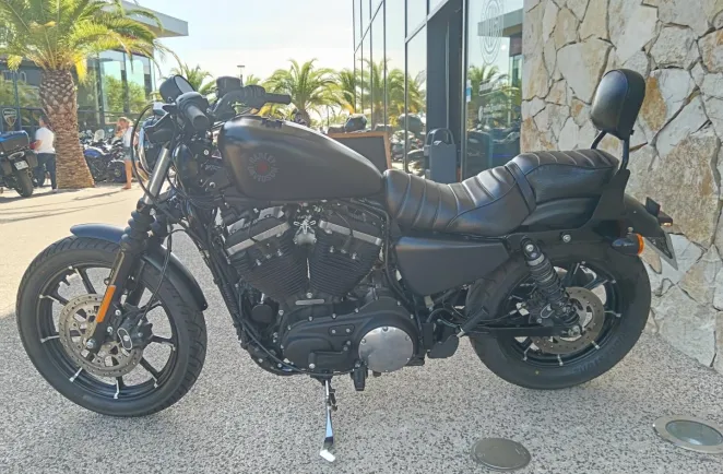 HARLEY-DAVIDSON XL 883 Iron Couleur 2020