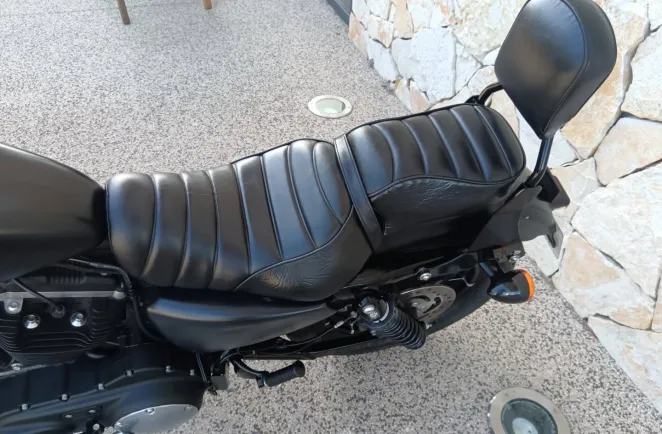HARLEY-DAVIDSON XL 883 Iron Couleur 2020